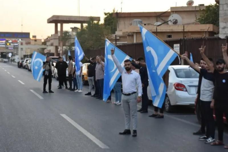 Kerkük'te, 7 Ekim'de Türkmen Milli Bayramı'nı kutlayan gençler 