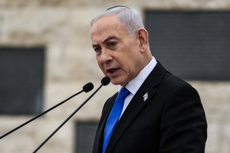 Netanyahu, Kudüs'teki Herzl Dağı Askeri Mezarlığı'nda düzenlenen "Anma Günü" töreninde bir konuşma yaparken, 21 Nisan 2026 / Fotoğraf: Reuters