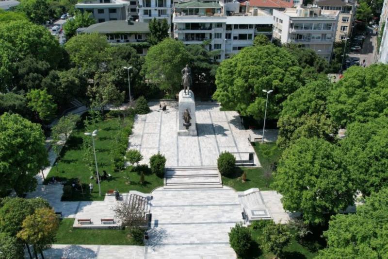 İstanbul’un merkezinde tarih ve doğanın buluşma noktası: Yemyeşil dokusuyla huzur veren Beşiktaş İnönü Parkı