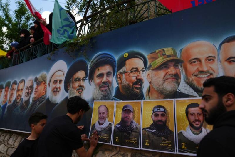 İsrail tarafından katledilen Hizbullah lider ve komutanlarının posterleri