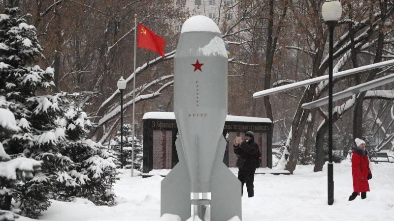 Moskova’da Sovyet döneminden kalma bir nükleer füze maketi / Fotoğraf: Reuters