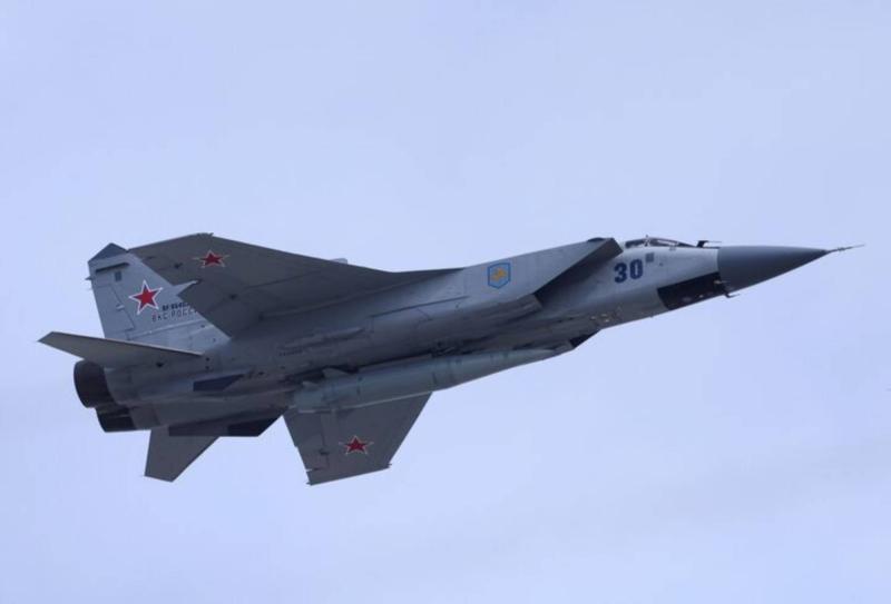 Kinzhal füzesi taşıyan bir Rus MiG-31 / Fotoğraf: Reuters