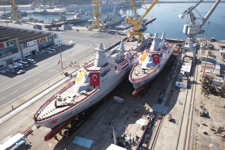 Romanya'ya ihraç edilen ve aynı kızakta eş zamanlı inşa edilen TCG Akhisar ve TCG Koçhisar gemileri denize indirildi. / Fotoğraf: AA