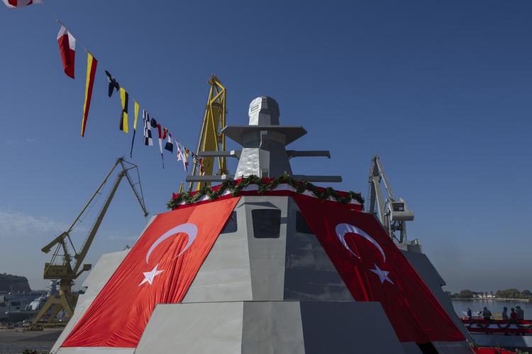 Romanya Deniz Kuvvetleri'ne ihraç edilerek tarihe geçen savaş gemisinin, radar görünmezliğini artıran gelişmiş entegre direk ve üst yapı tasarımı / Fotoğraf: AA