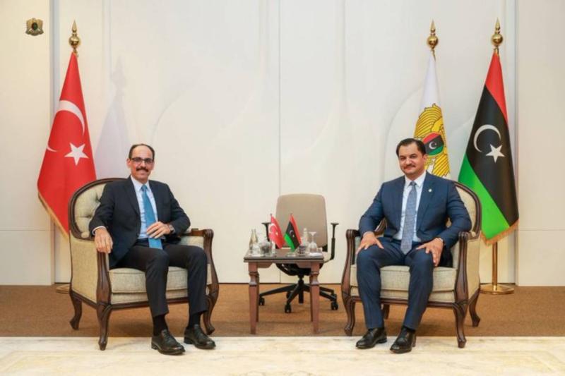 Milli İstihbarat Teşkilatı (MİT) Başkanı İbrahim Kalın, üst düzey güvenlik görüşmeleri kapsamında Bingazi’yi ziyaret ederek Saddam Haftar ile bir araya geldi / Fotoğraf: AA