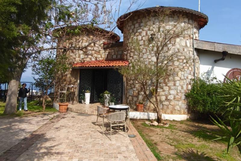 Cunda Adası'ndaki Aşıklar Tepesi Yel Değirmeni