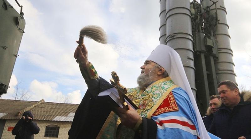 "Rus kilise önerisine göre, Rus rahipler nükleer silahları kutsamayı bırakmalı", The Moscow Times