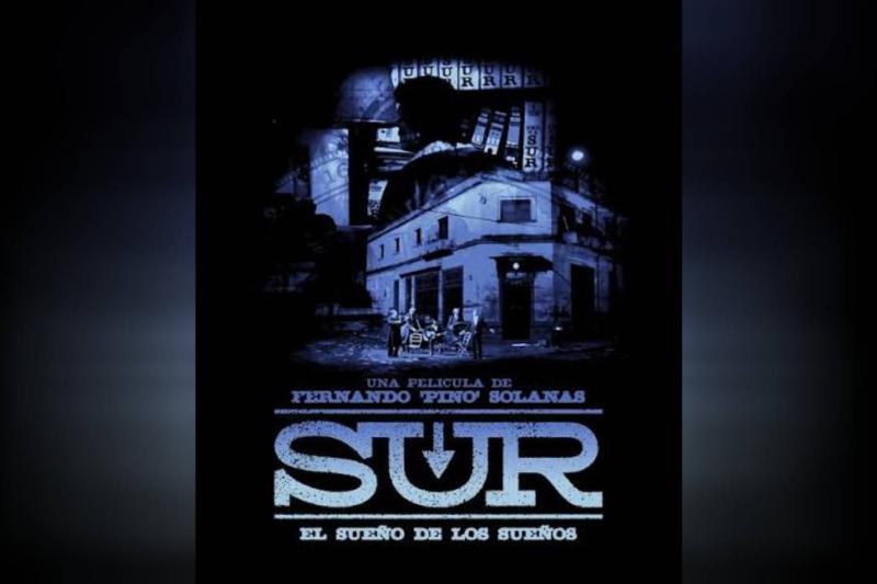 "Sur" (1988) filminin afişi; Arjantinli yönetmen Fernando "Pino" Solanas'ın Cannes'da En İyi Yönetmen ödülünü kazandığı ve müziklerini Ástor Piazzolla'nın yaptığı, askeri diktatörlük sonrası toplumsal hafızayı tango ezgileriyle işleyen dramatik başyapıtı