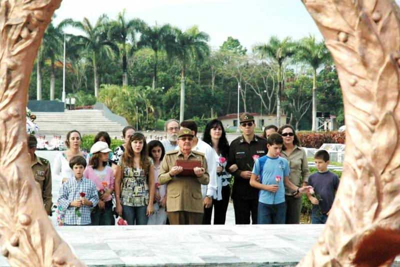 Raúl Castro döneminde devletin güvenlik, ekonomi ve eğitim kurumlarında aile bireylerinin etkisi, Küba'da nepotizm tartışmalarını derinleştirdi / Fotoğraf: AFP