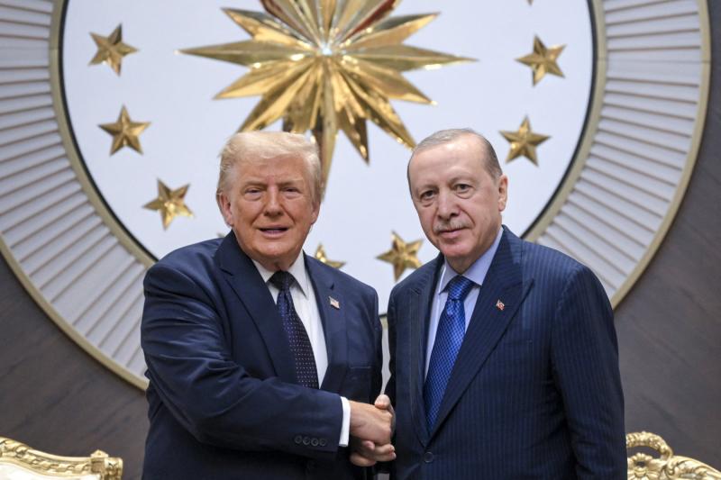 Türkiye Cumhurbaşkanı Recep Tayyip Erdoğan, Ankara'da düzenlenen 36. NATO Zirvesi öncesinde ABD Başkanı Donald Trump'ı Ankara Havalimanı'nda karşılıyor, 7 Temmuz 2026 / Fotoğraf: Reuters