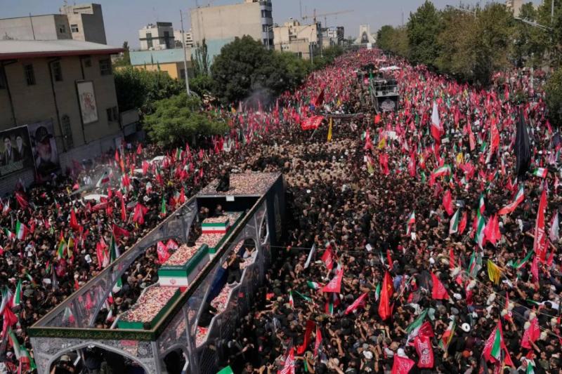 Tahran'daki törene milyonlarca kişi katıldı / Fotoğraf: AP
