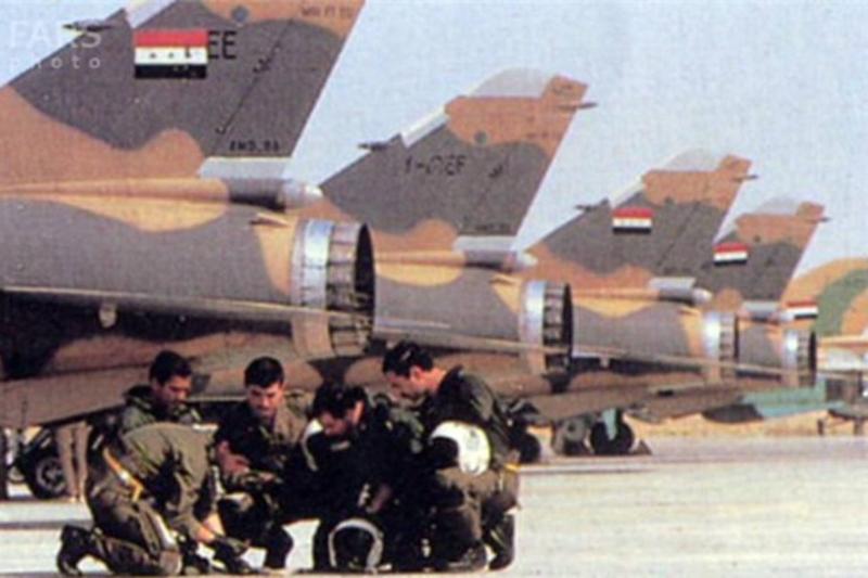Iraklı pilotlar İran'daki hedefleri vurma hazırlığında    