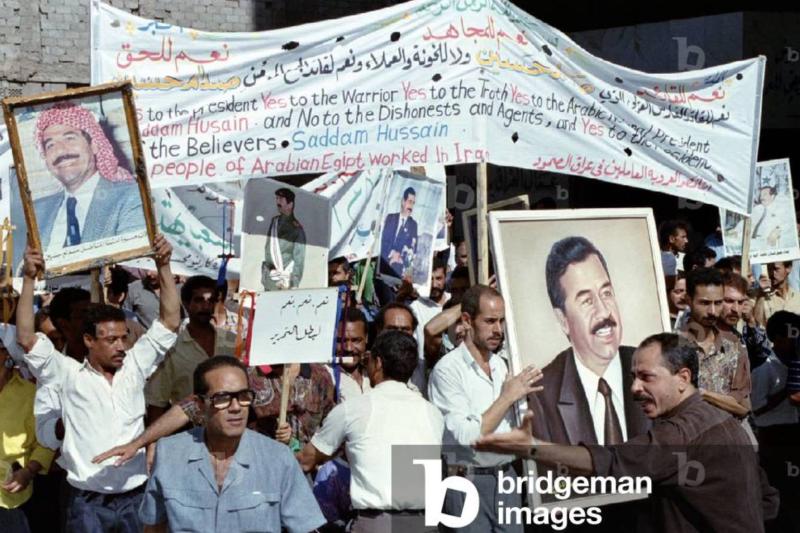 Bağdat'ta yüzlerce Mısırlı işçi Saddam'ı destekleme yürüyüşünde    