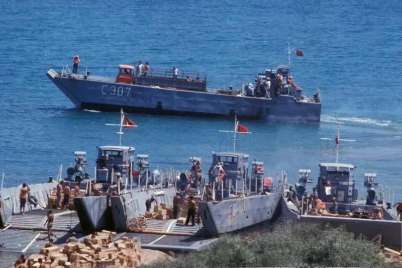 1960'ların ikinci yarısından itibaren Taşkızak Tersanesi'nde üretilen yerli çıkarma gemileri, Kıbrıs Barış Harekâtı'nın en kritik unsurlarından biri oldu / Fotoğraf: Genelkurmay Başkanlığı (TSK) Arşivi