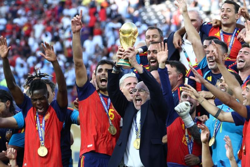 İspanya, 2026 Dünya Kupası finalinde Arjantin'i mağlup ederek kupaya uzandı / Fotoğraf: Reuters