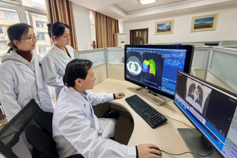 Yapay zekâ tanı süreçlerini hızlandırıyor; ancak klinik karar, hasta yönetimi ve tıbbi sorumluluk insan hekimlerin temel rolünü koruyor