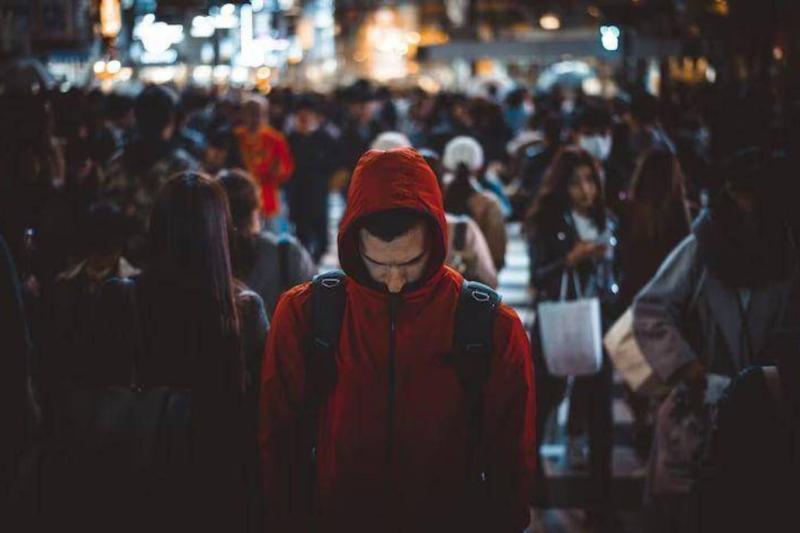 Güven duygusunun aşındığı toplumlarda bireyler, ortak faydadan çok kişisel çıkarlarını önceleyen davranış kalıplarına yönelebiliyor / Evgeniy Altynbaev