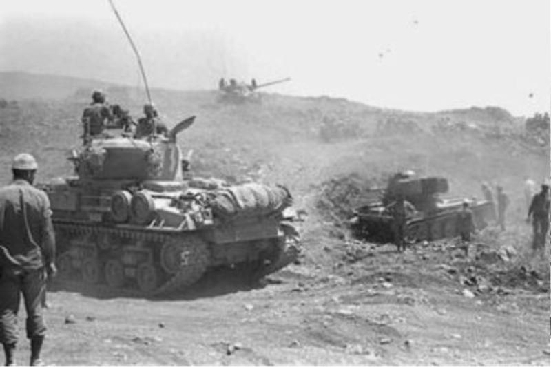 Golan mıntıkasındaki İsrail tankları / Fotoğraf: Avner Ofer