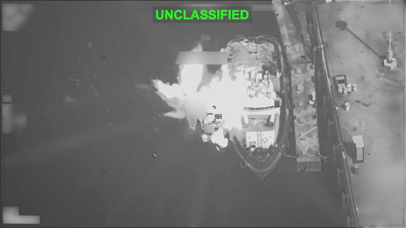 ABD Merkez Kuvvetler Komutanlığı (CENTCOM) tarafından yayınlanan ve İran askeri tesislerini hedef alan bir saldırıyı belgeleyen videodan alınan ekran görüntüsü / Fotoğraf: AFP