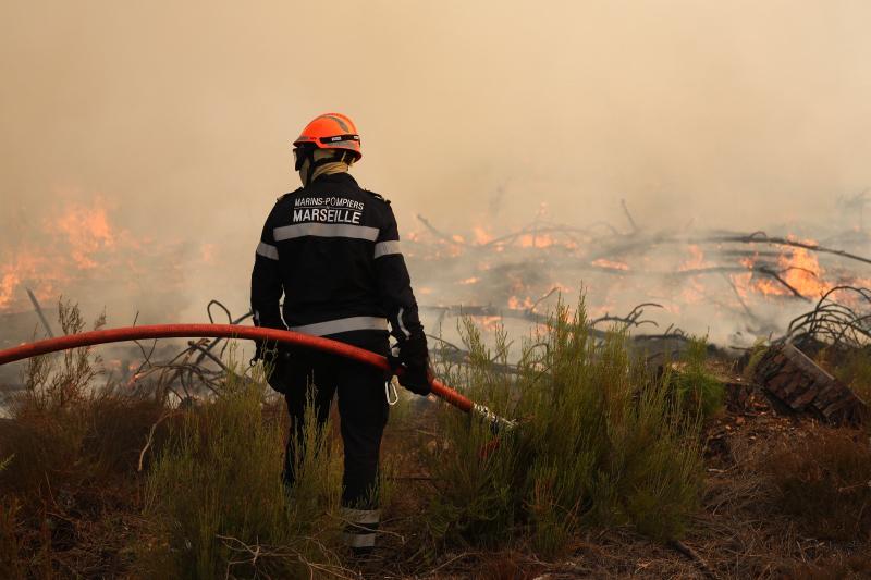 Fransa'da itfaiye (AFP)