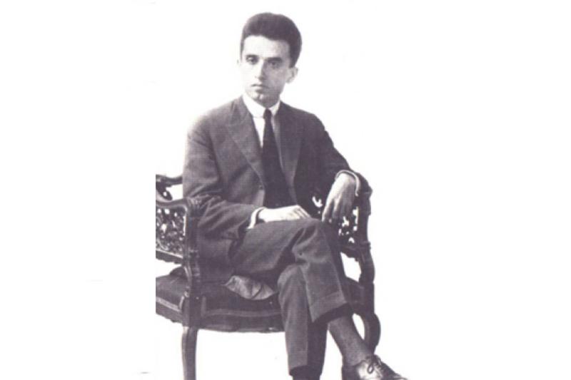 Kostas Karyotakis, Preveze'de memur olarak görev yaptığı dönemde yazdığı şiirlerle modern yabancılaşmanın en güçlü seslerinden biri hâline geldi / Fotoğraf: Wikimedia Commons