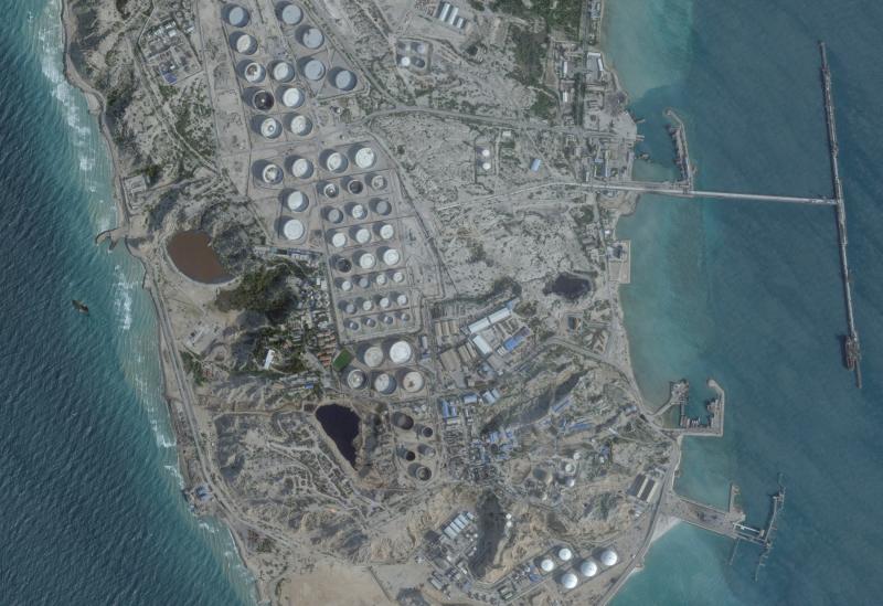 İran’ın Hark Adası’ndaki petrol ihracat terminalini gösteren uydu görüntüsü, 25 Şubat 2026 / Görsel: Reuters