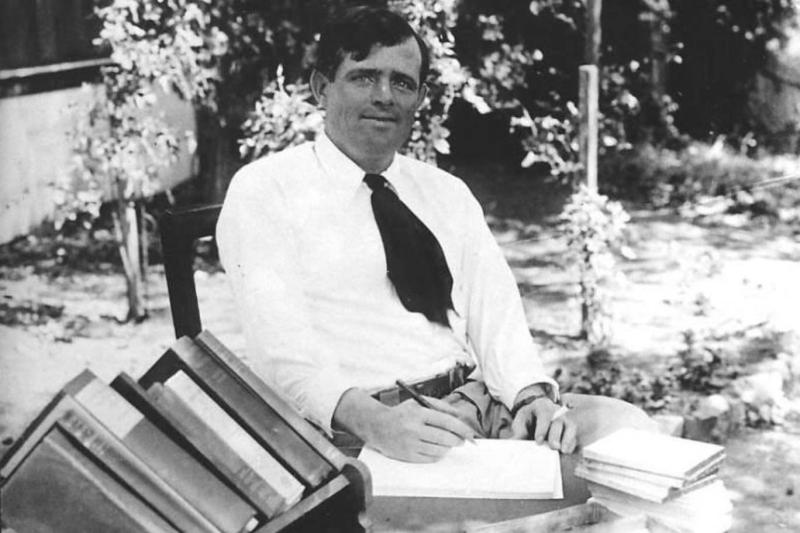 Jack London, kendi yaşamındaki mücadeleleri ve deneyimleri, özellikle Martin Eden romanına güçlü bir gerçeklik duygusuyla taşıdı. / Fotoğraf: The Jack London Online Archive