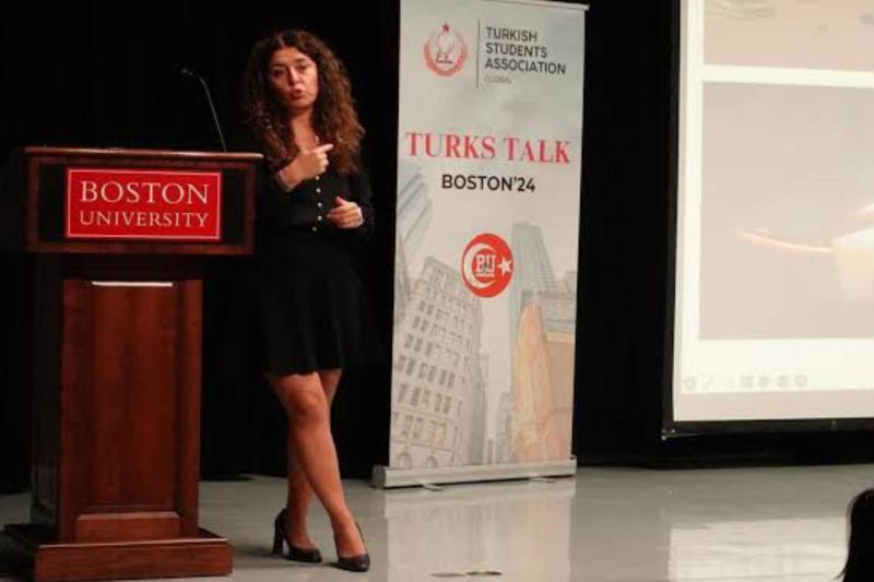 Suffolk Üniversitesi Sawyer Business School öğretim üyesi Prof. Dr. Pelin Biçen, Türkiye'nin yapay zeka dönüşümünü doğru politikalarla avantaja çevirebileceğini belirtiyor