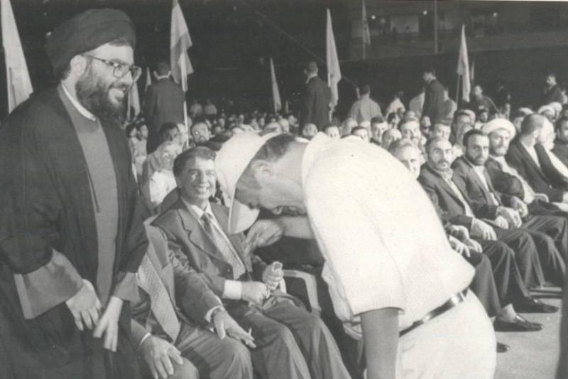 Kozo Okamoto, Hizbullah lideri Hasan Nasrallah ile birlikte bir toplantıda