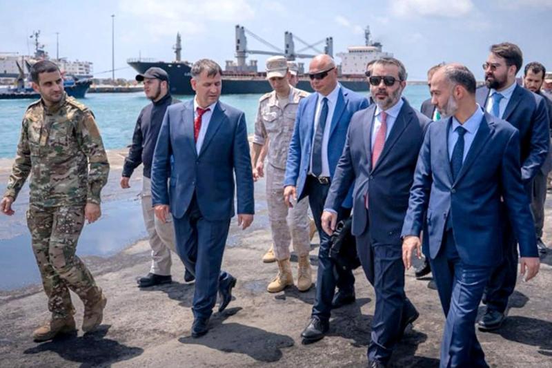Suriye Dışişleri Bakanı Esad eş-Şeybani, Tartus Limanı'nda yaptığı teftiş gezisi yaparken, 9 Ağustos 2026 / Fotoğraf: AFP