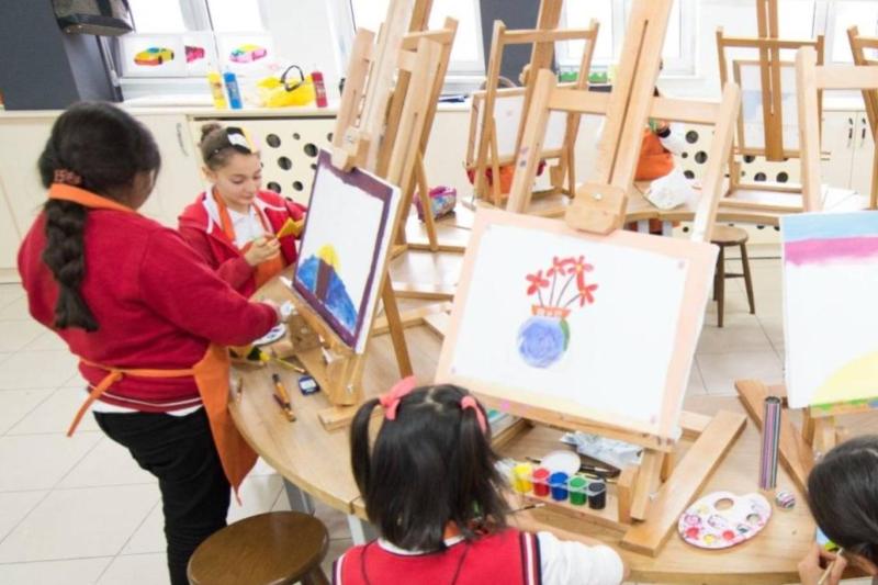 Çocukların yetenekleri yalnızca matematik, Türkçe ya da fen derslerindeki başarılarıyla sınırlı değil; sanat ve yaratıcılık da onların kendilerini keşfetme alanlarından biri (Temsili Fotoğraf)