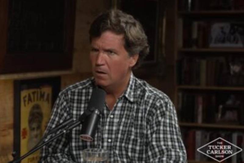 Tucker'ın kardeşi Buckley Carlson