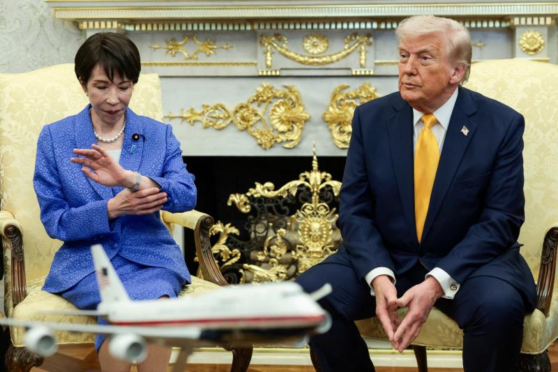 Japonya Başbakanı Sanae Takaichi, başkent Washington'daki Beyaz Saray'ın Oval Ofisi'nde ABD Başkanı Donald Trump ile yaptığı görüşme sırasında, 19 Mart 2026 / Fotoğraf: Reuters