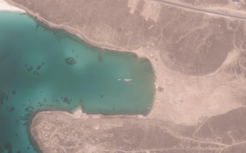 13 Eylül 2026 tarihinde, Yemen'deki Bab el-Mandeb Boğazı’ndaki “Brem” Adası çevresinde çekilen bir uydu görüntüsünde tekneler görülüyor / Fotoğraf: Reuters