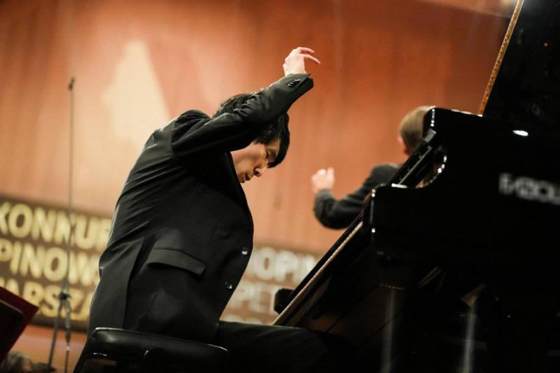 Amerikalı piyanist Eric Lu, 19. Uluslararası Fryderyk Chopin Piyano Yarışması sırasında Varşova'daki Ulusal Filarmoni'de piyano çalarken, 18 Ekim 2025 / Fotoğraf: Aleksandra Szmigiel-Reuters