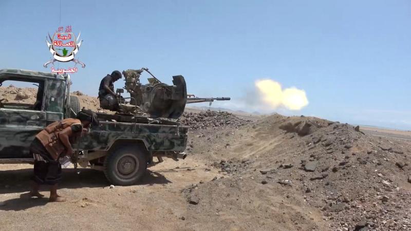 Babul Mendeb Boğazı yakınlarındaki Taiz’in Muha şehri açıklarında, Kızıldeniz'deki teknelerde, uluslararası alanda tanınan hükümete bağlı Yemen sahil güvenlik üyeleri, 12 Aralık 2023 / Fotoğraf: AFP