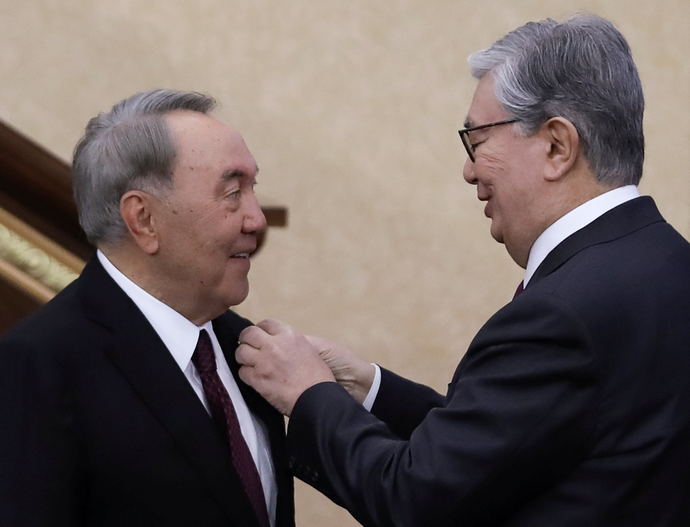 Nazarbayev ve tokayev.JPG