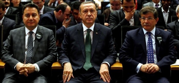 Babacan, Davutoğlu ve Erdoğan.jpg