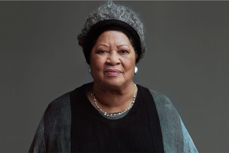 toni-morrison-the-pieces-i-am.jpg