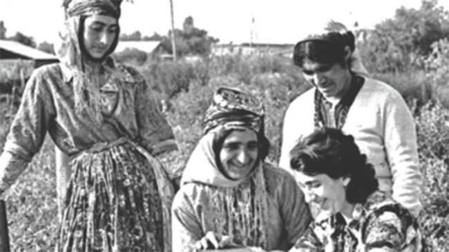 Sovyet döneminde verilen Kürtçe eğitimden kadınlar da yararlanmıştı.-Ermenistan.jpg