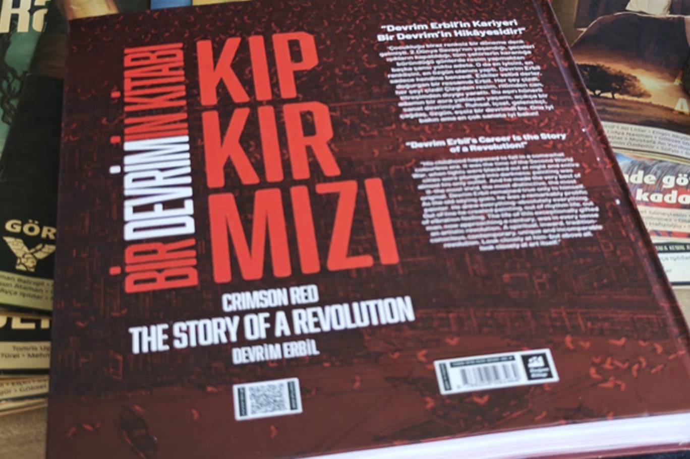 Kıpkırmızı: Bir Devrim'in Kitabı